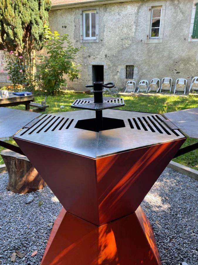 Ferienwohnung Le Monrepos Avec Jacuzzi Nordique Bielle Exterior foto